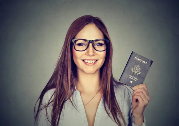 Bước 6: nhận kết quả Visa